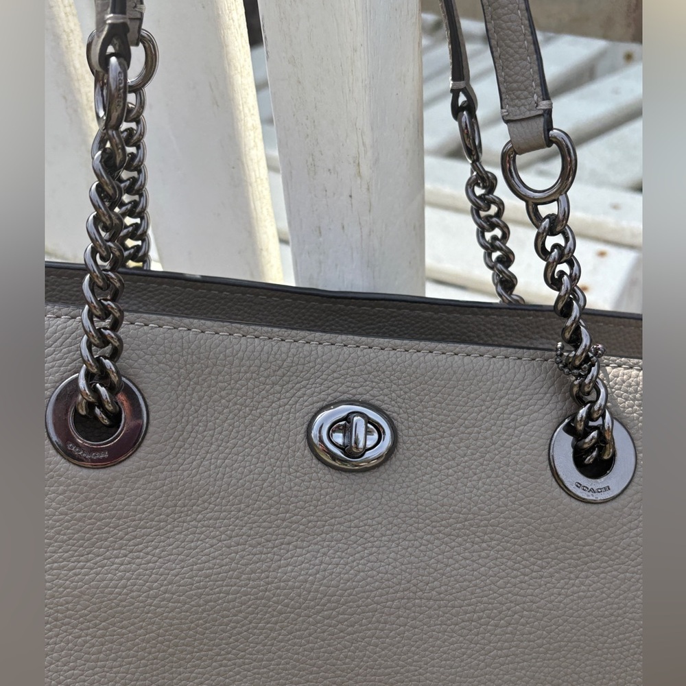 Coach Turnlock Pebble Leather Chain Tote 27 with Gunmetal Hardware - Picture 3 of 17